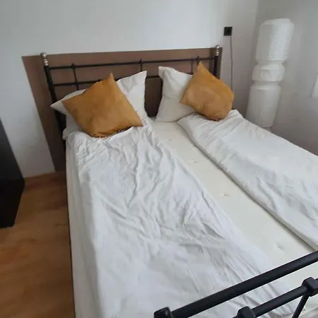 - Balaton 19095 Balatonlelle