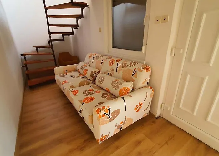 - Balaton 19095 Semesterbostad