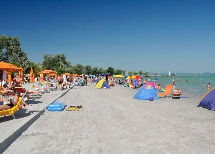 - Balaton 19095 Balatonlelle