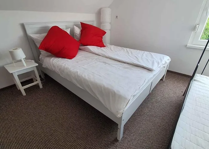 - Balaton 19095 Balatonlelle